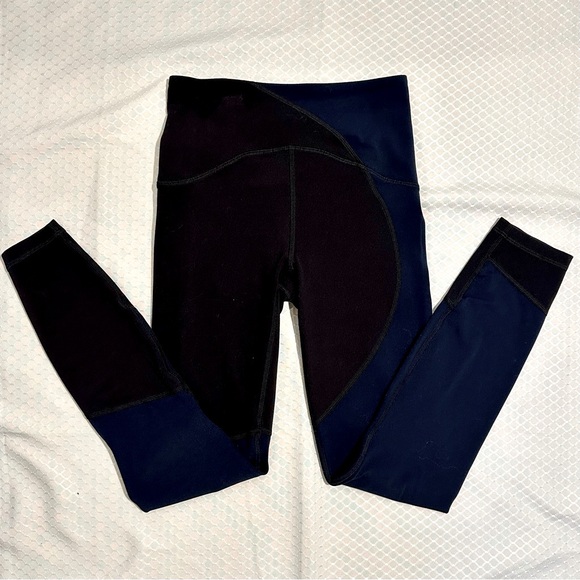 Lululemon Size 2, 25 inch Black and Navy Leggings, EUC - Picture 1 of 5